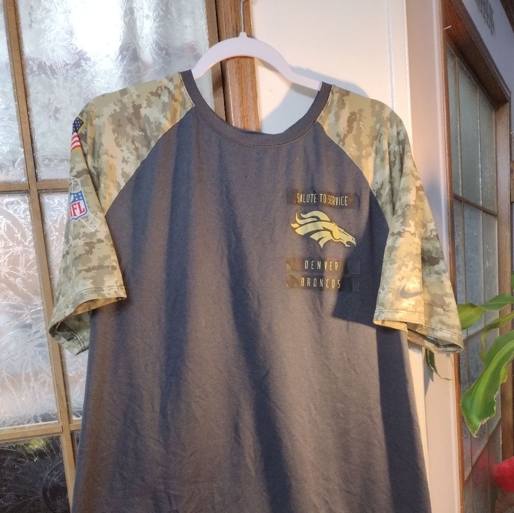 Denver broncos men's extra large salute to service tshirt